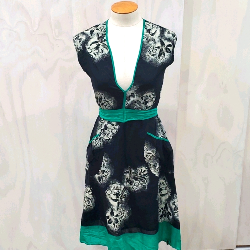 Colcci Gorgeous Black Floral Retro Dress Size  Small